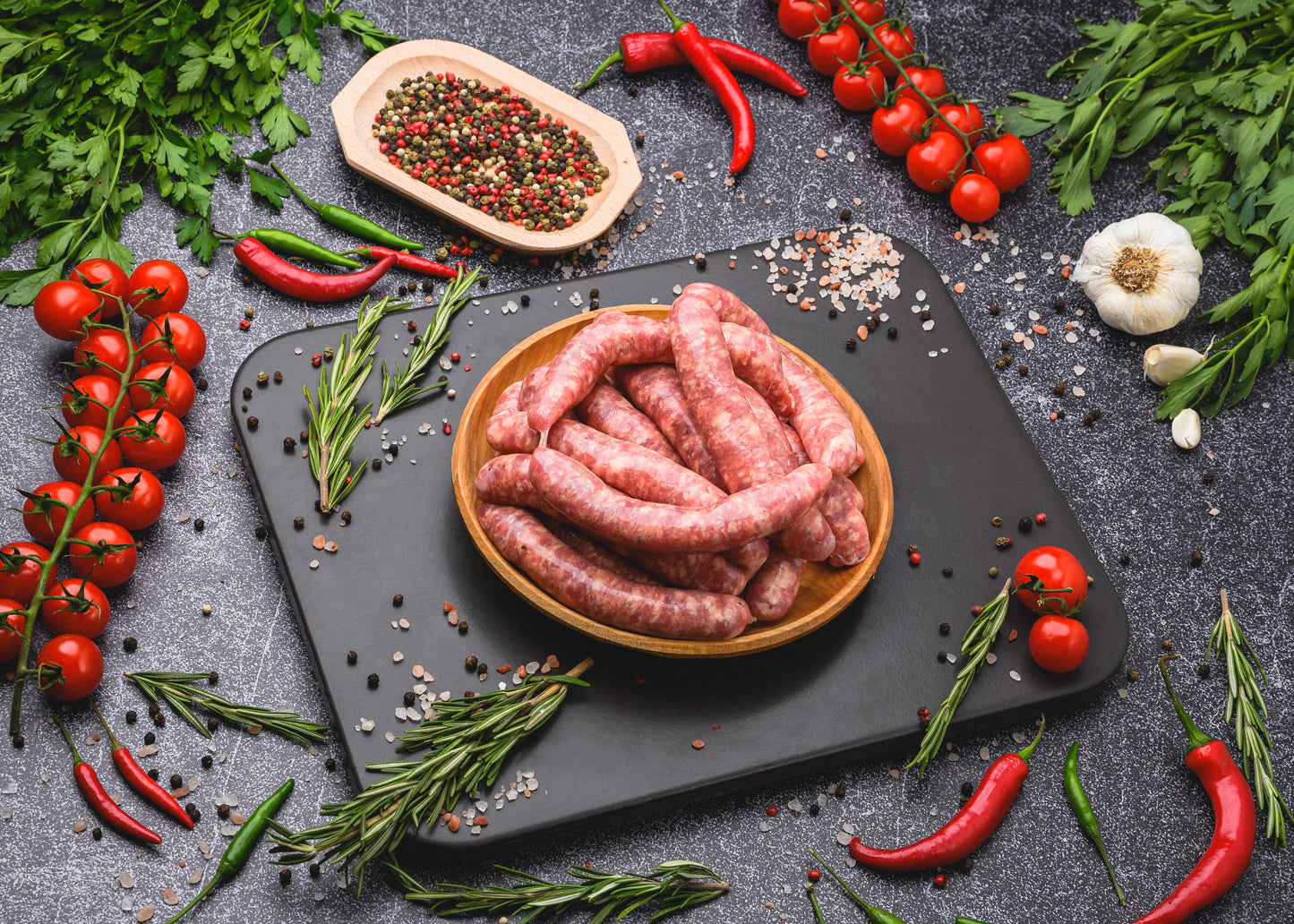 Cârnați proaspeți italieni subțiri